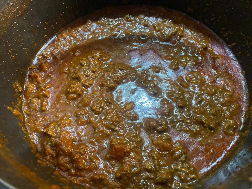 Toskanisches Ragu schmort in einem Topf
